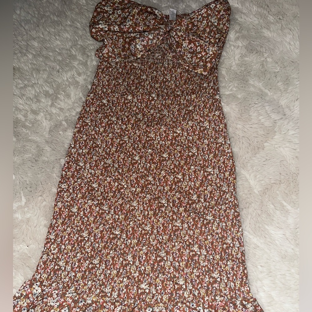 Medium dress, short and sexy, casual.